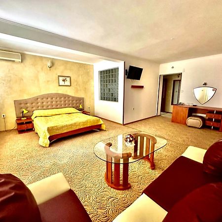 Family Hotel The Golden Fish Sozopol Exterior photo