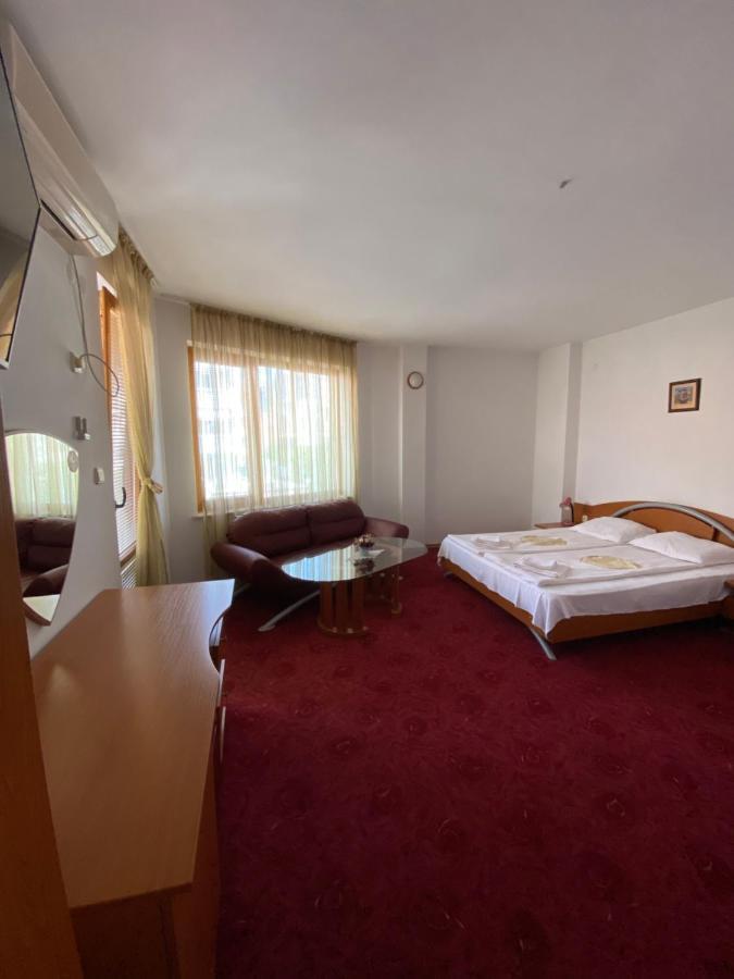 Family Hotel The Golden Fish Sozopol Exterior photo