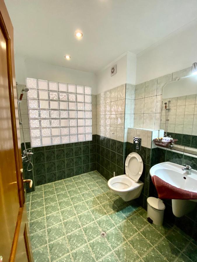 Family Hotel The Golden Fish Sozopol Exterior photo