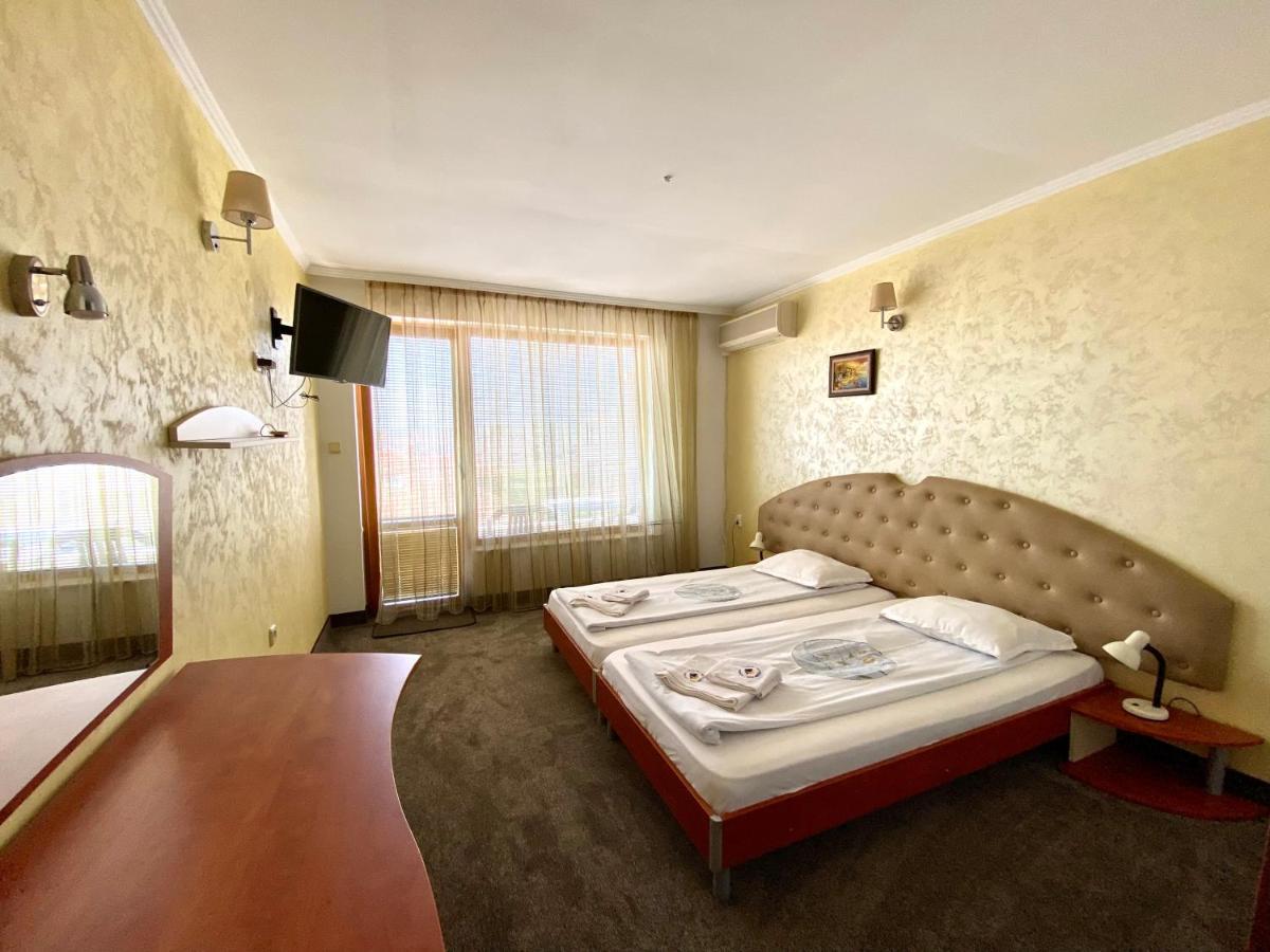 Family Hotel The Golden Fish Sozopol Exterior photo