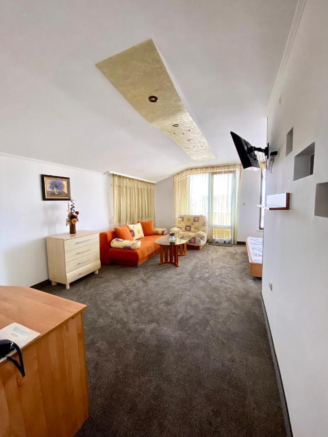 Family Hotel The Golden Fish Sozopol Exterior photo