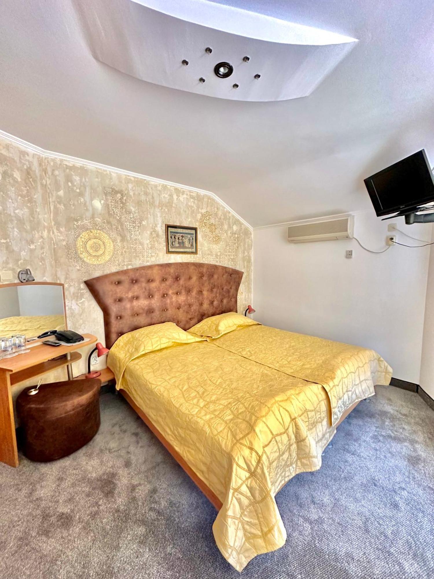 Family Hotel The Golden Fish Sozopol Exterior photo